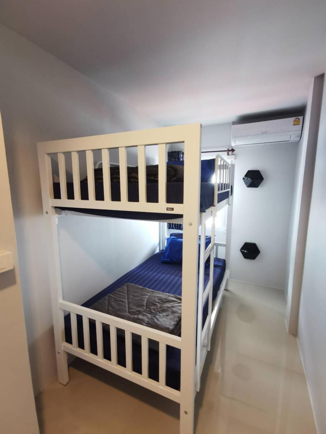 Sida Hostel Фетчабури Екстериор снимка
